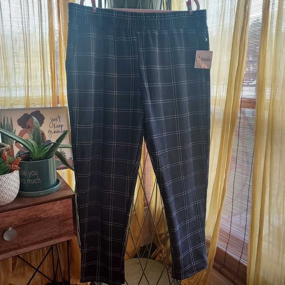 CLASSIC CONCEPTS L.A. Off Black Checkered Tapered Pants